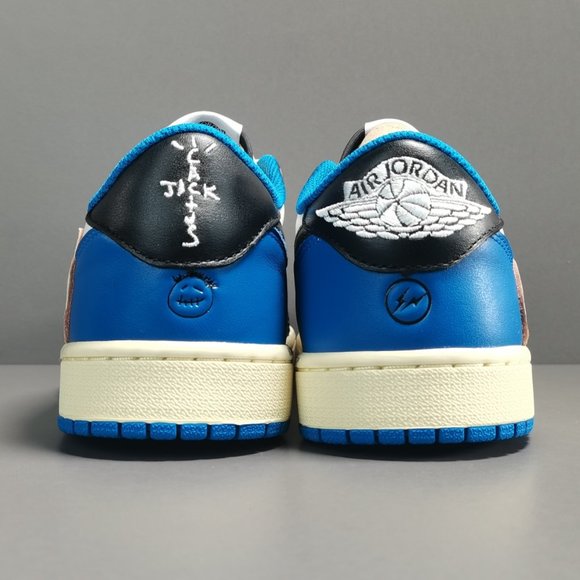NIke shoes main image 4
